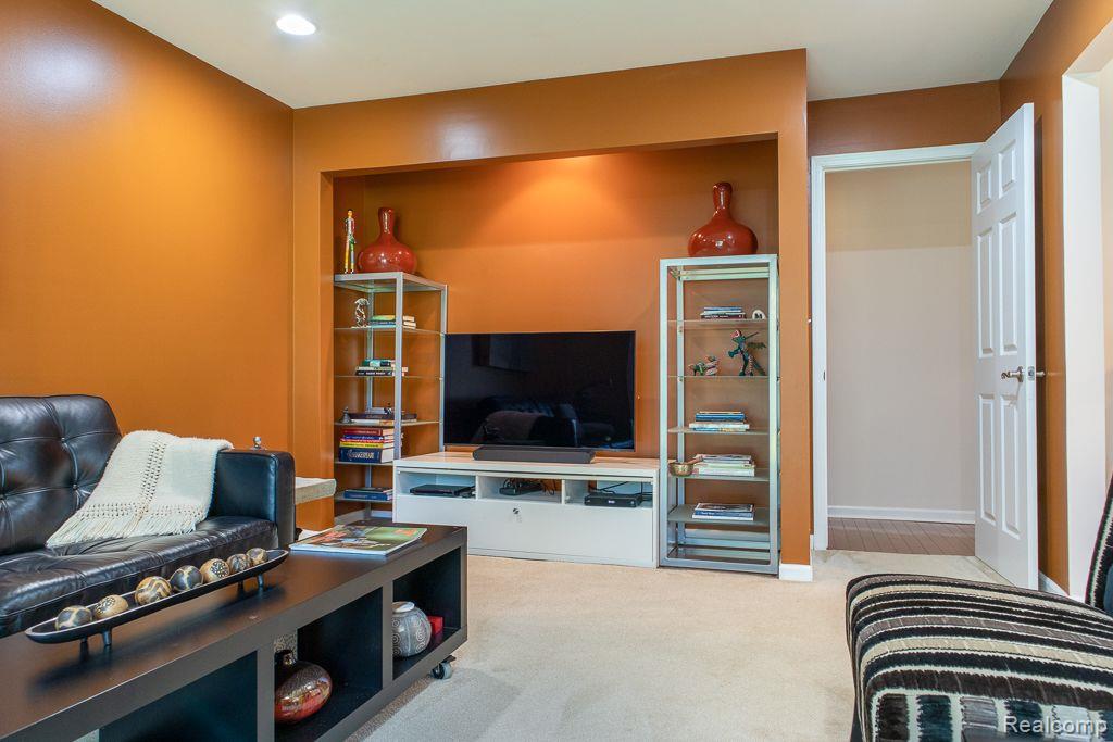 37284 BRENTWOOD Circle, Farmington Hills, MI 48331 — Photo 15