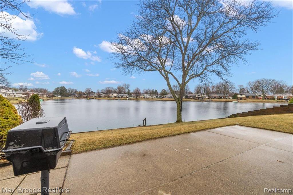 6288 CRESCENT WAY Drive, Troy, MI 48085 — Photo 6