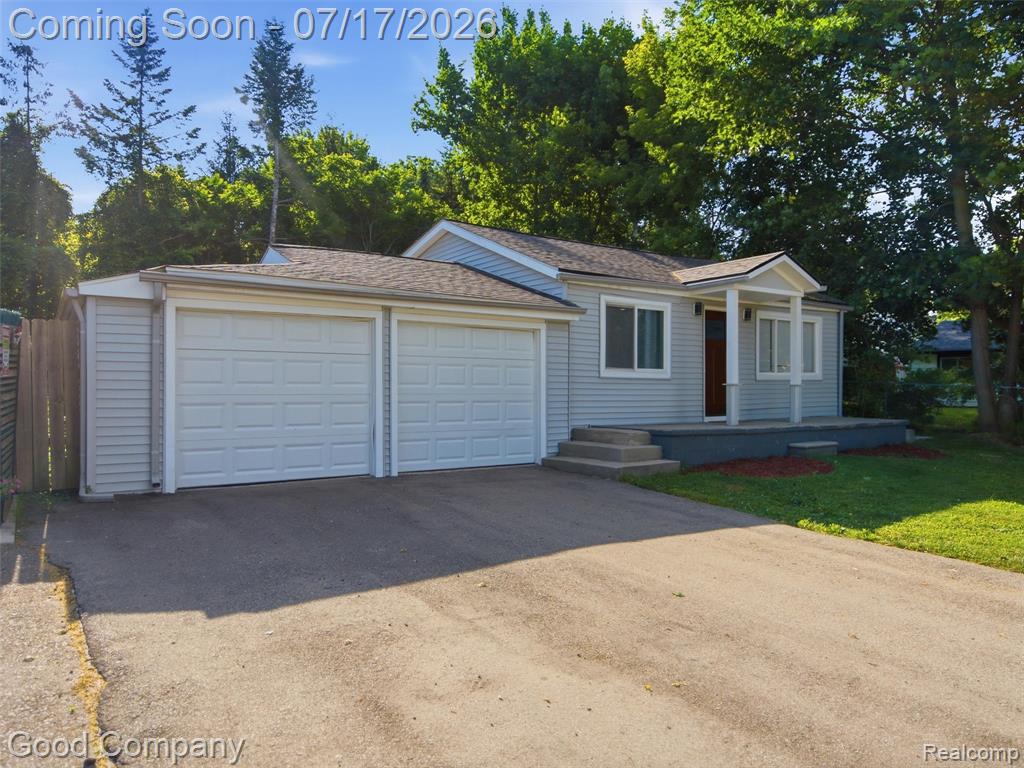 4030 Manitoba Street, Auburn Hills, MI 48326 — Photo 3