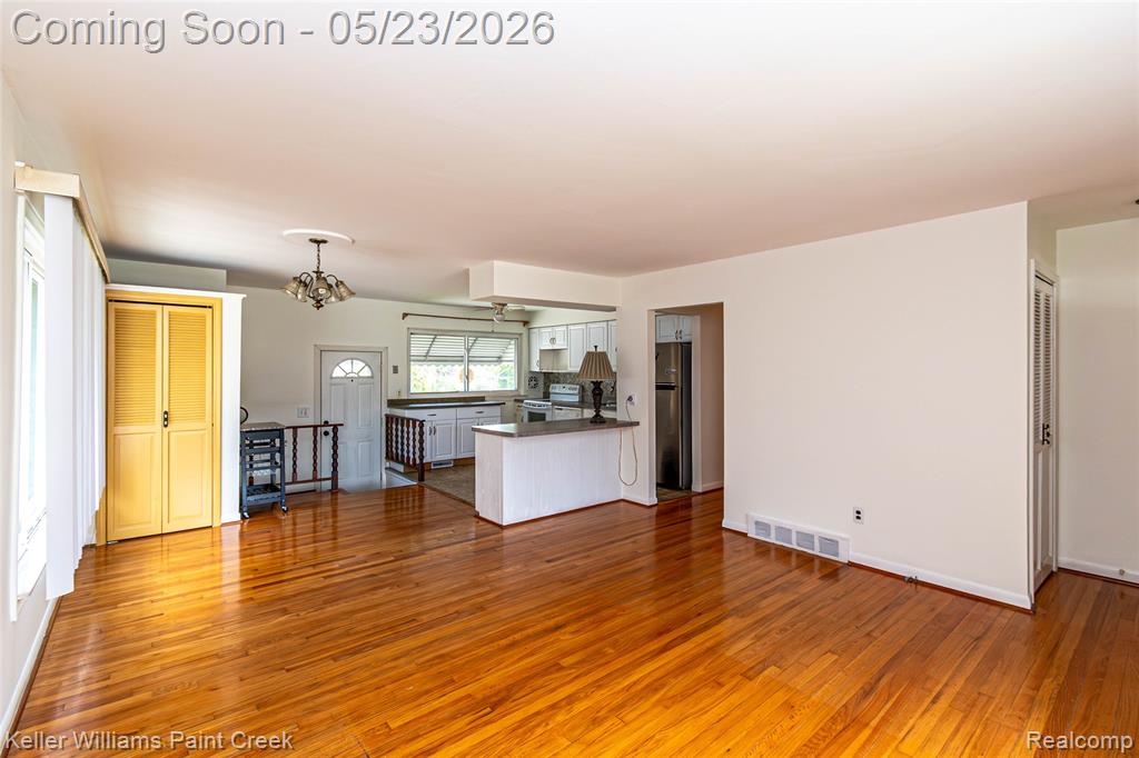 31395 Lyons Circle W, Warren, MI 48092 — Photo 15