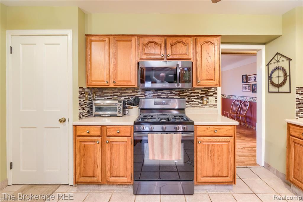 5107 Hartland Drive, Flint, MI 48506 — Photo 21