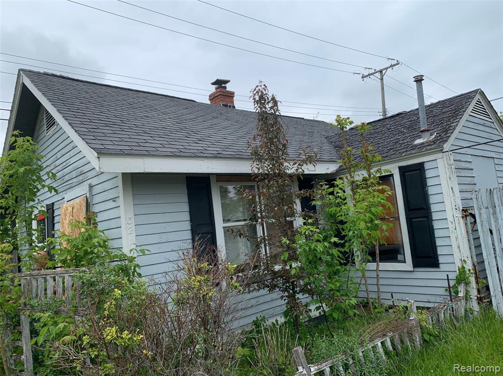 321 17th Street, Port Huron, MI 48060 — front exterior