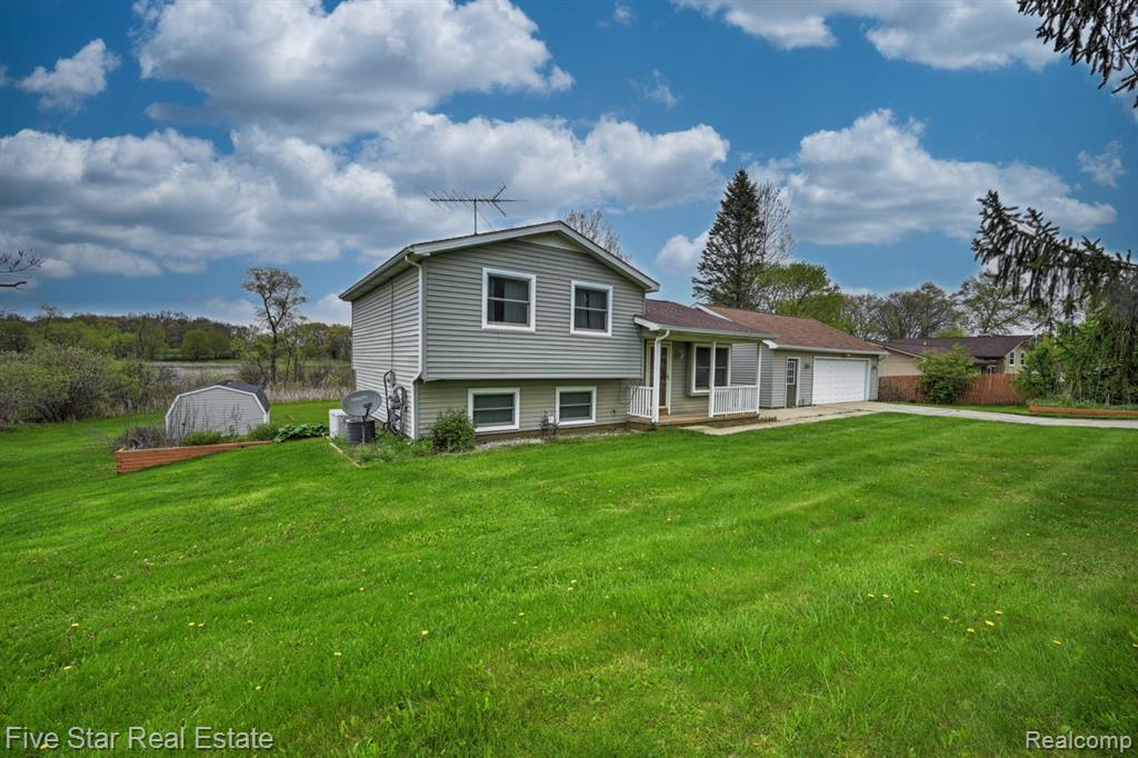 1857 E Rose Center Road, Holly, MI 48442 — Photo 3