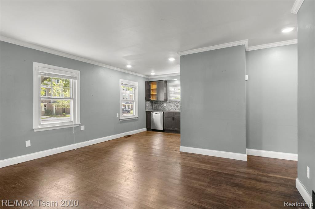 421 GARDENDALE Street, Ferndale, MI 48220 — Photo 14
