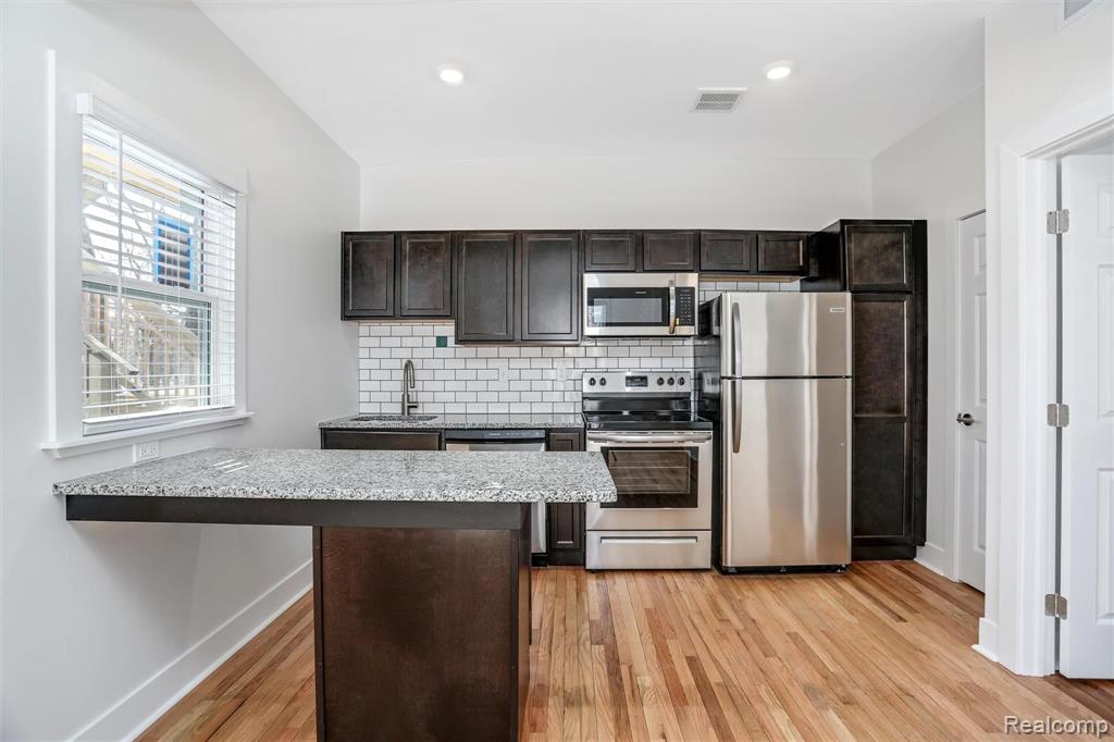 89 W Philadelphia Street - Photo 3