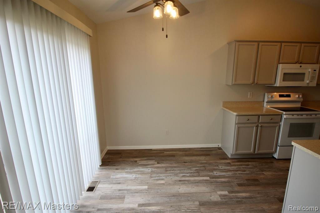 14071 Watersway, Gibraltar, MI — Photo 20