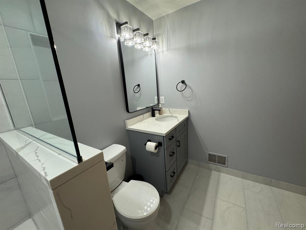 52702 HUNTERS POINTE, Macomb, MI 48042 — Photo 13