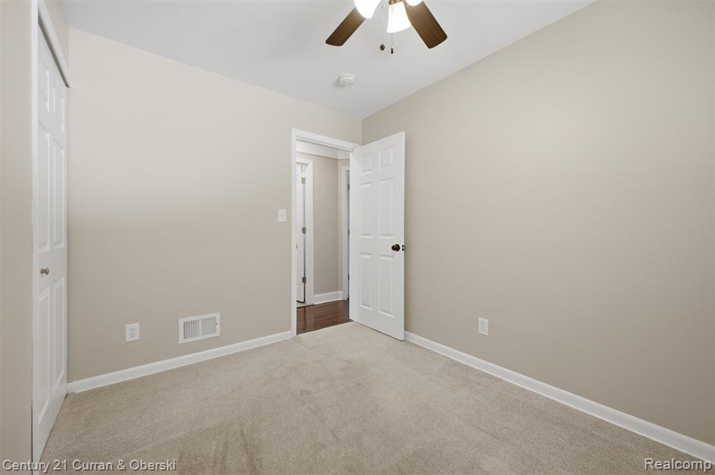 5375 Mayfair Street, Dearborn Heights, MI 48125 — Photo 15