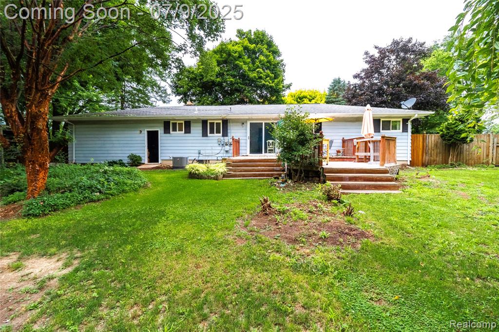 1917 Lochinvar Boulevard, Oakland, MI — Photo 2