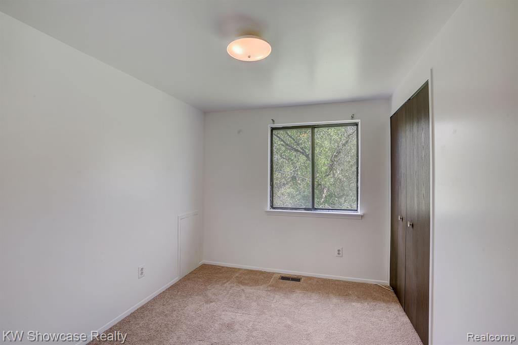 1365 RUE DEAUVILLE Boulevard, Ypsilanti, MI 48198 — Photo 19