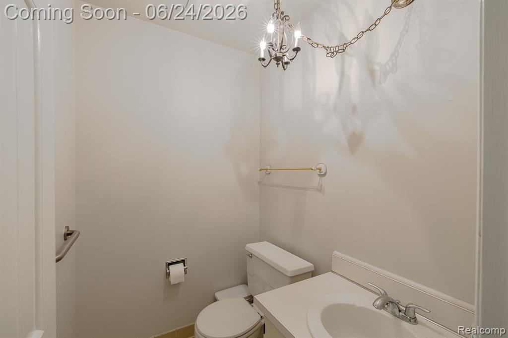710 Basswood Drive, Rochester Hills, MI 48309 — Photo 23