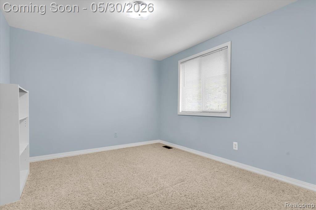 29100 Creek Bend Drive, Farmington, MI 48331 — Photo 28