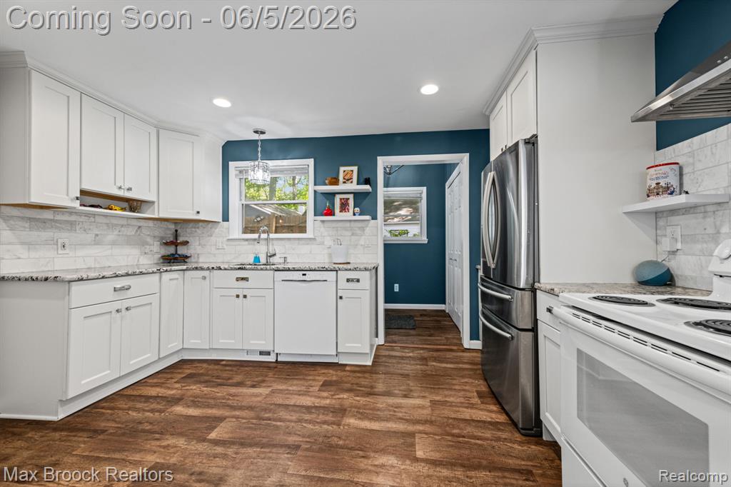 5338 Wildwood Drive, Howell, MI 48843 — Photo 10