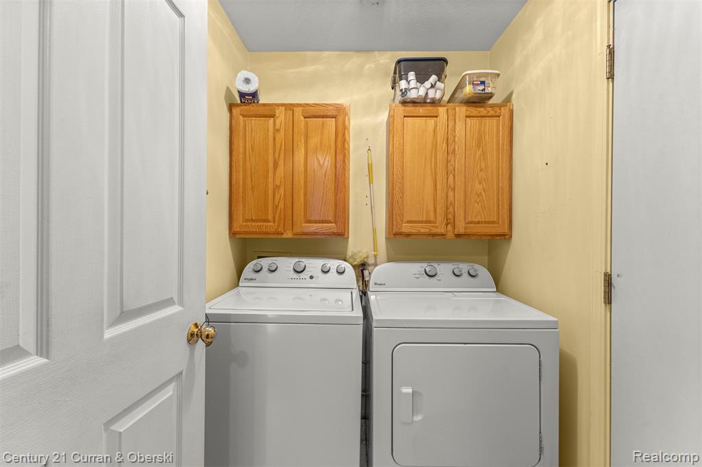 698 Ravencrest Lane, Westland, MI — Photo 20