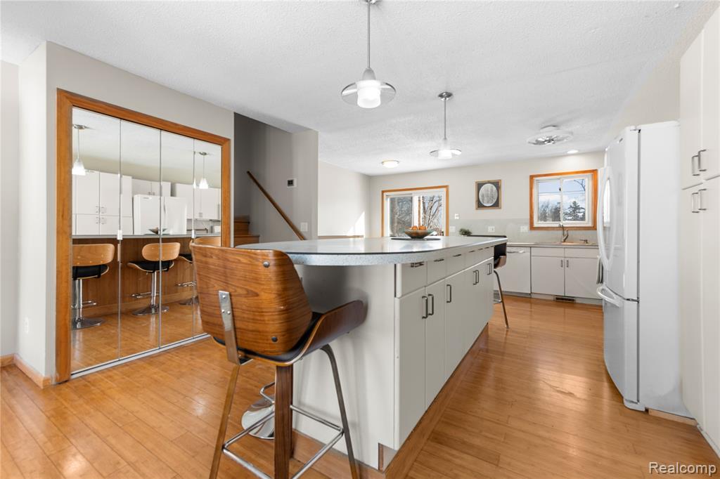 715 Woodingham Avenue, Waterford, MI 48328 — Photo 13