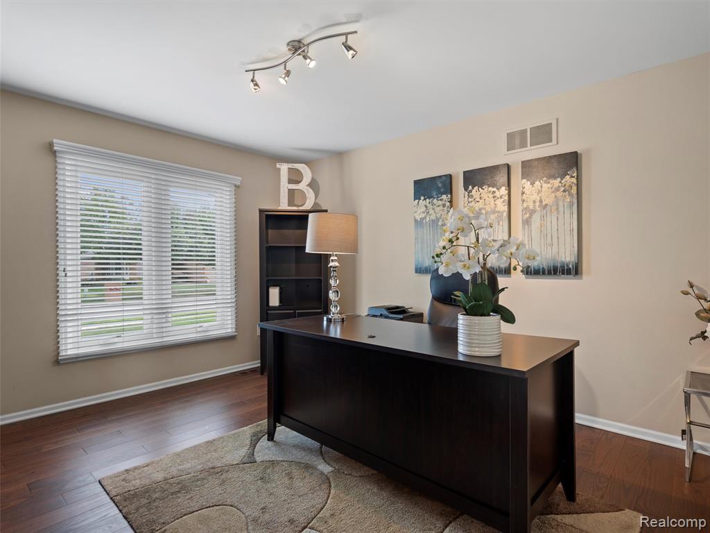 53673 Cranston Drive, Macomb, MI 48042 — Photo 9