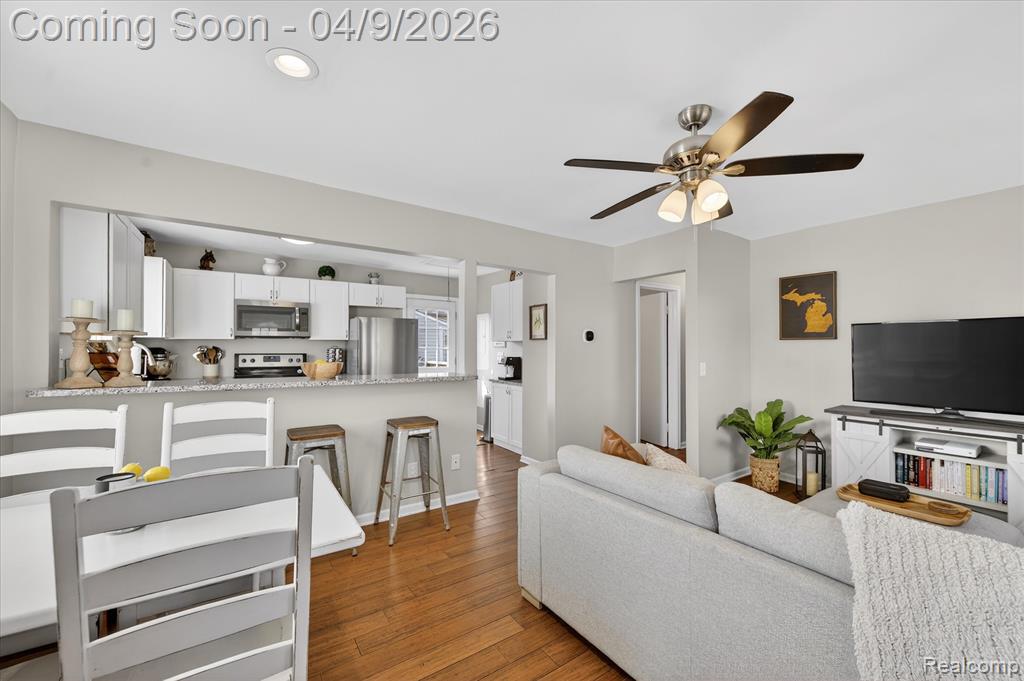 3315 Warringham Avenue, Waterford, MI 48329 — Photo 15