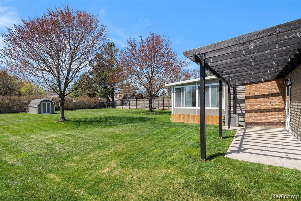 6160 KING ARTHUR Drive, Swartz Creek, MI 48473 — Photo 16