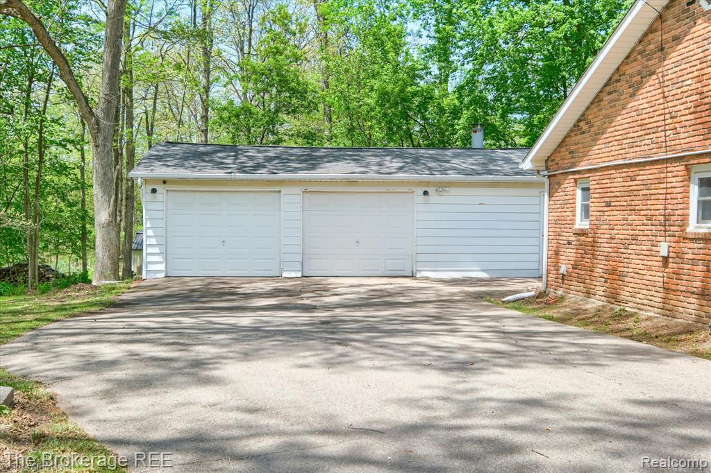 293 Hickory Place Drive, Columbiaville, MI 48421 — Photo 4