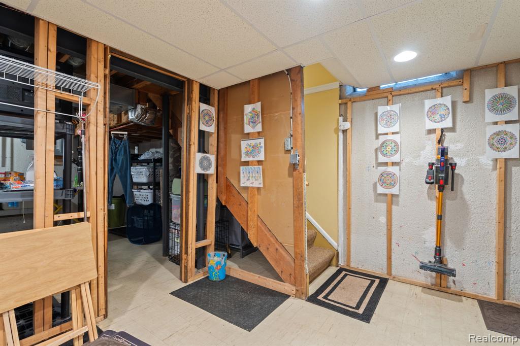 10065 Hart Avenue, Huntington Woods, MI — Photo 36