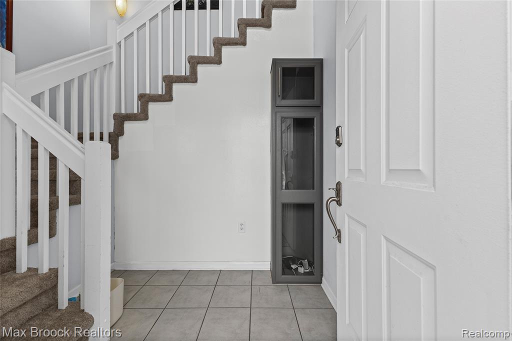 5817 Twin Oaks Drive, Sterling Heights, MI 48314 — Photo 6