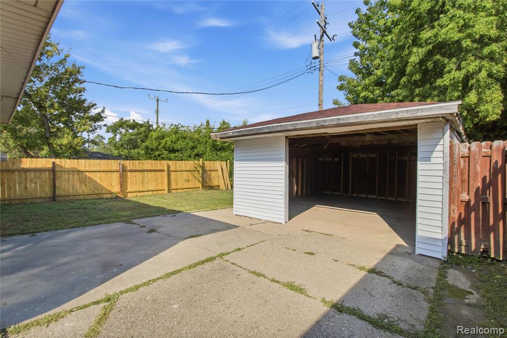 17544 Evergreen Road, Detroit, MI 48219