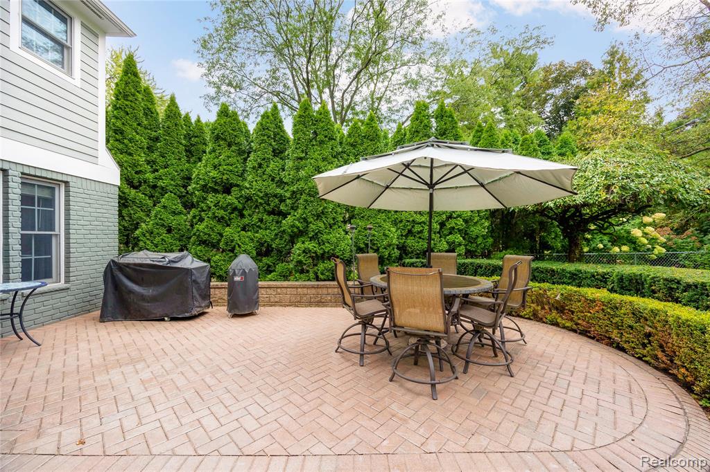 826 Larchlea Drive, Birmingham, MI 48009 — Photo 55