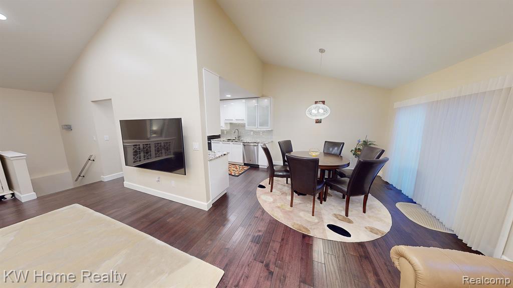 190 WINDING Brook, Commerce Twp, MI 48390 — Photo 16