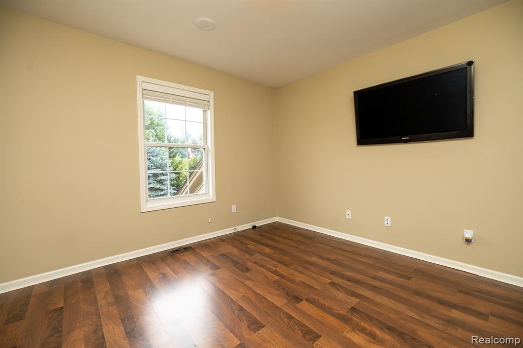 4910 Knollcrest Court, Commerce Twp, MI 48382 — Photo 42