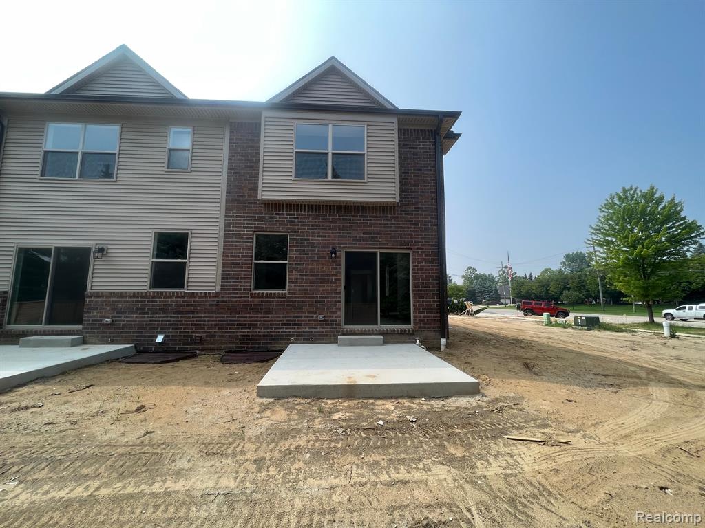 4100 SECLUDED PINES DR, Sterling Heights, MI 48314 — Photo 3