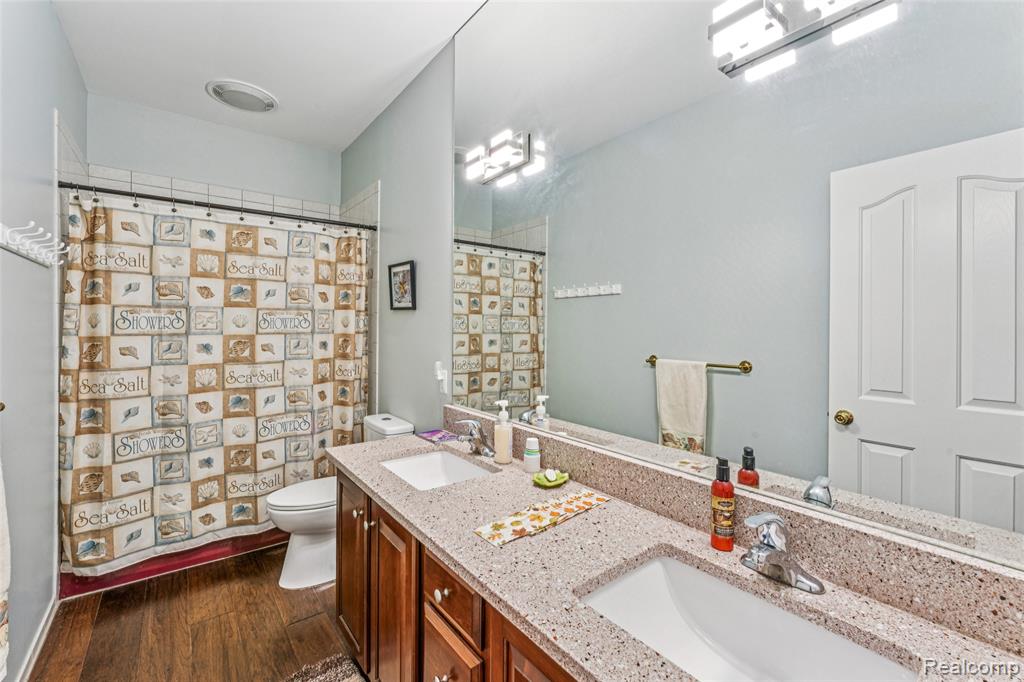 5812 Pine Breeze Drive, Clarkston, MI — Photo 23