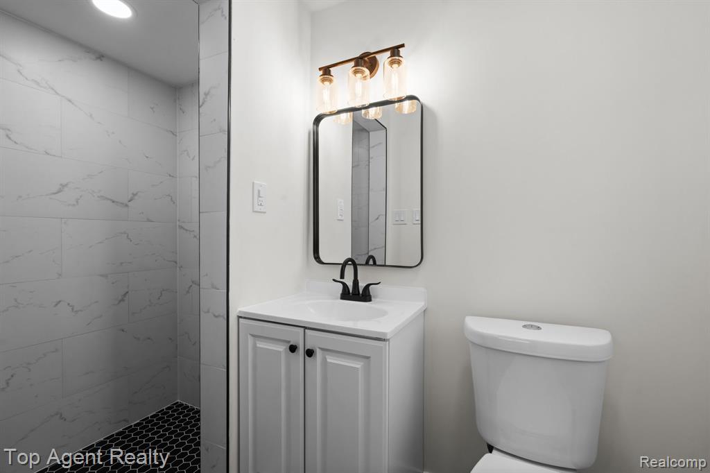 23701 Marlow Street, Oak Park, MI 48237 — Photo 26