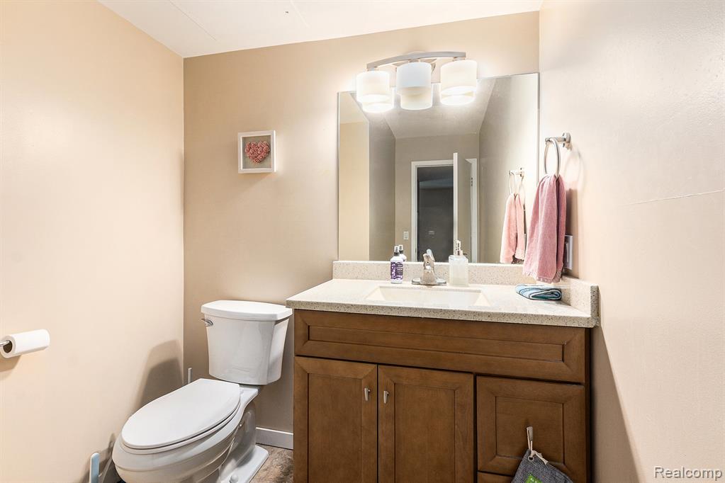 5130 Whitlow Court, Commerce Twp, MI 48382 — Photo 12