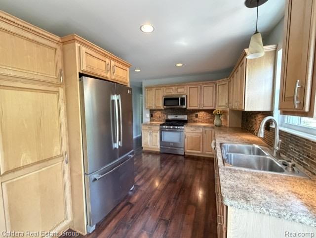 815 Manzano Drive, Wolverine Lake, MI 48390 — Photo 6