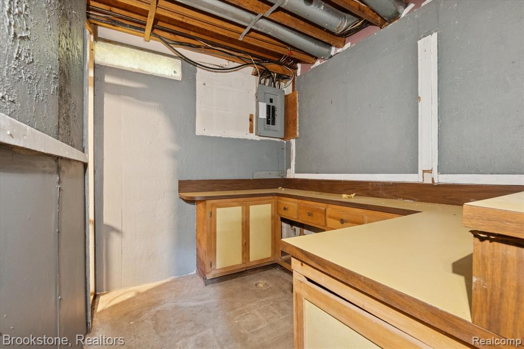 6004 Gibson Avenue, East Lansing, MI 48823 — Photo 30