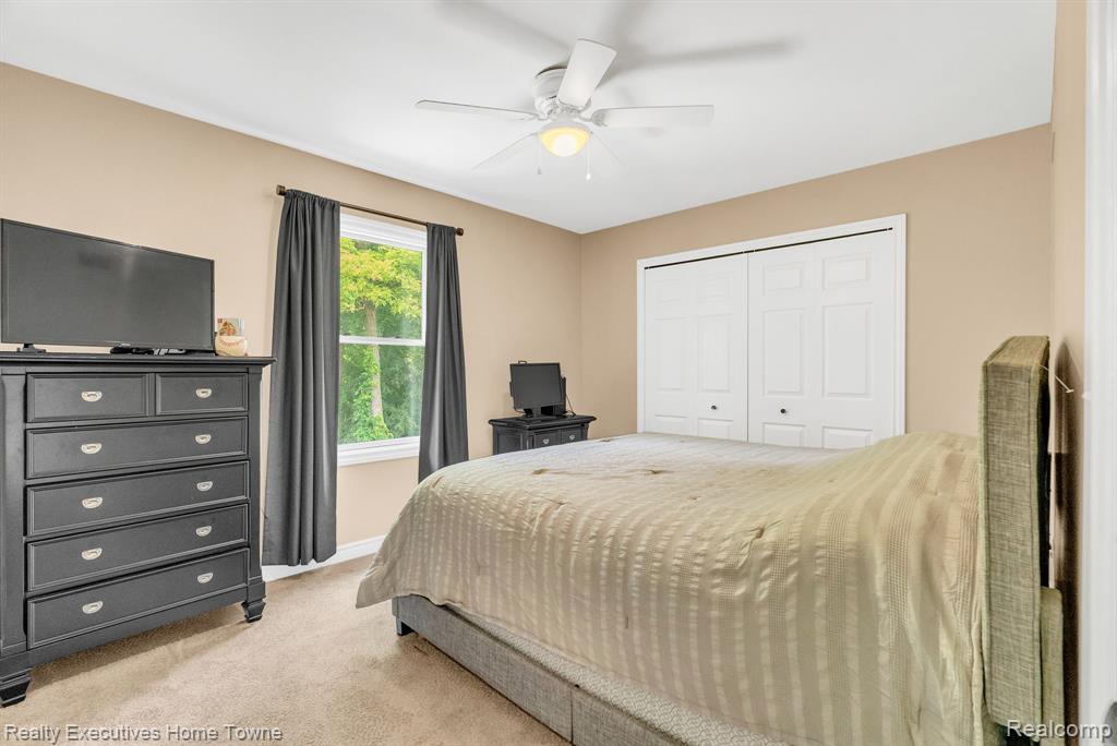 5453 BAYWOOD Drive, Fort Gratiot, MI 48059 — Photo 40