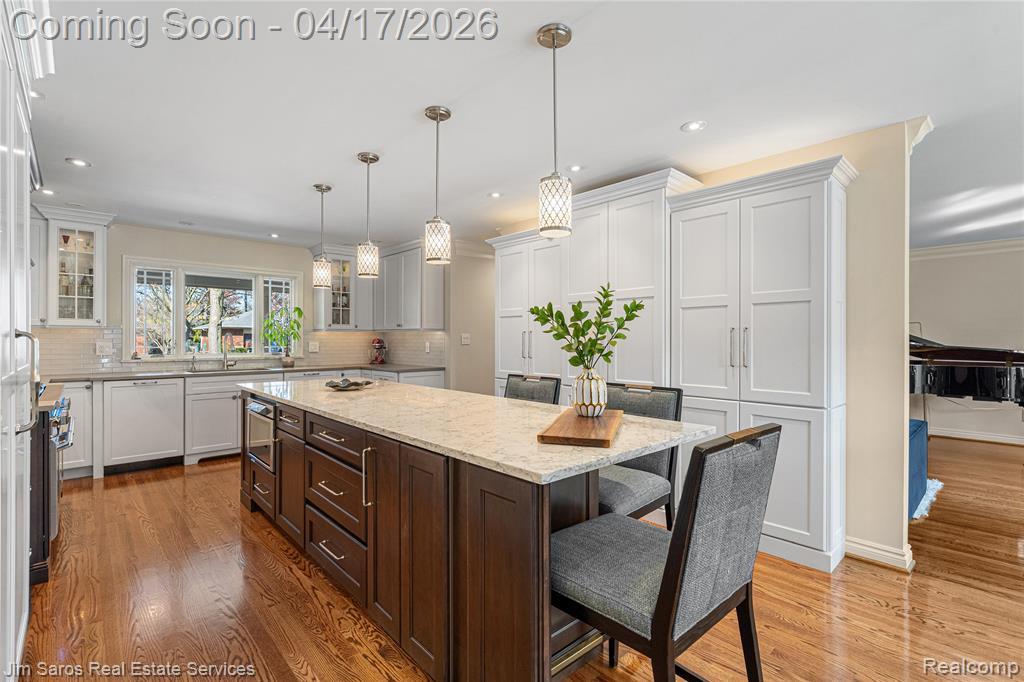 47 Roslyn Road, Grosse Pointe Shores, MI 48236 — Photo 8
