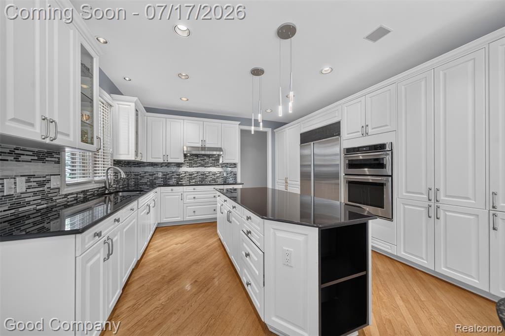 6698 Carlyle Court, West Bloomfield, MI — Photo 6