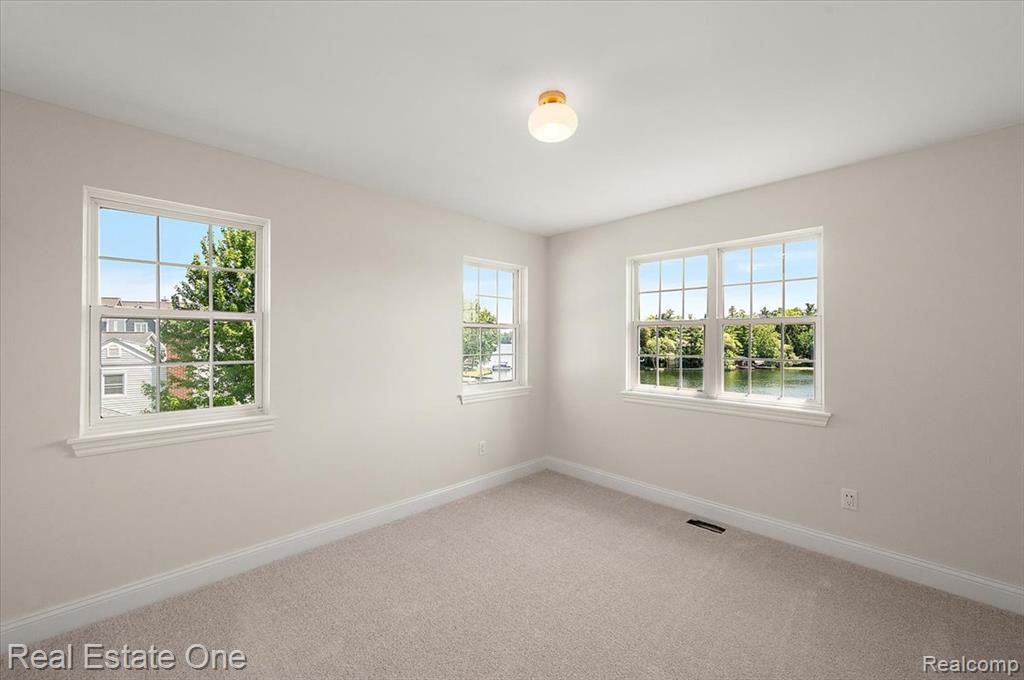 847 Fairview Street, Lake Orion, MI 48362 — Photo 12