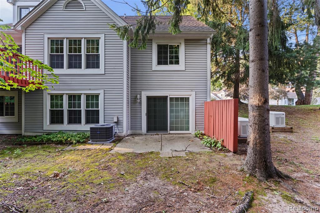 6859 Tangle Wood, Waterford, MI 48327 — Photo 37