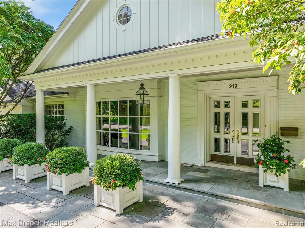 919 W Glengarry Circle, Bloomfield Hills, MI 48301 — Photo 4
