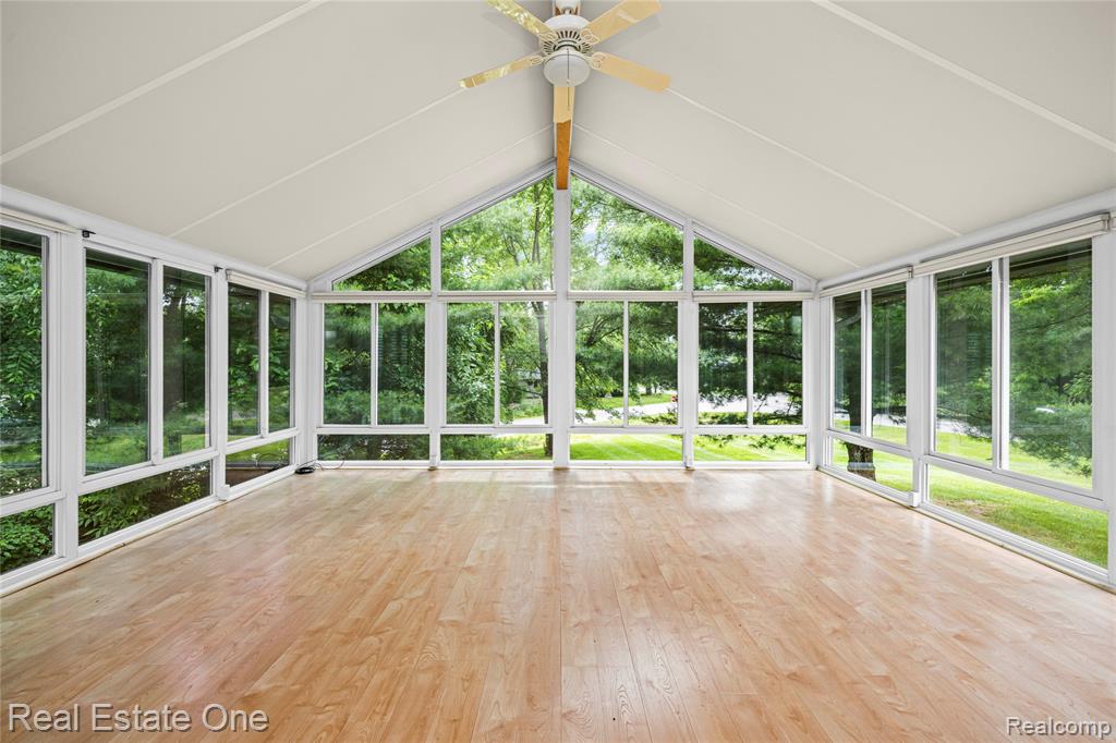 4642 Ponderosa Street, Commerce Twp, MI 48382 — Photo 17
