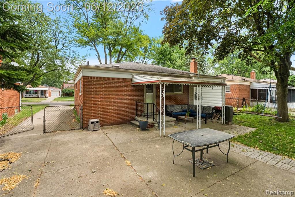 29555 Herbert Street, Madison Heights, MI 48071 — Photo 25