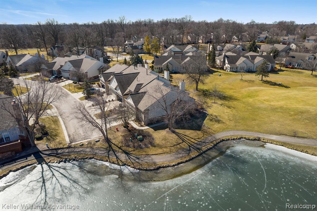 39547 CHAMPION Court, Northville, MI 48168 — Photo 41
