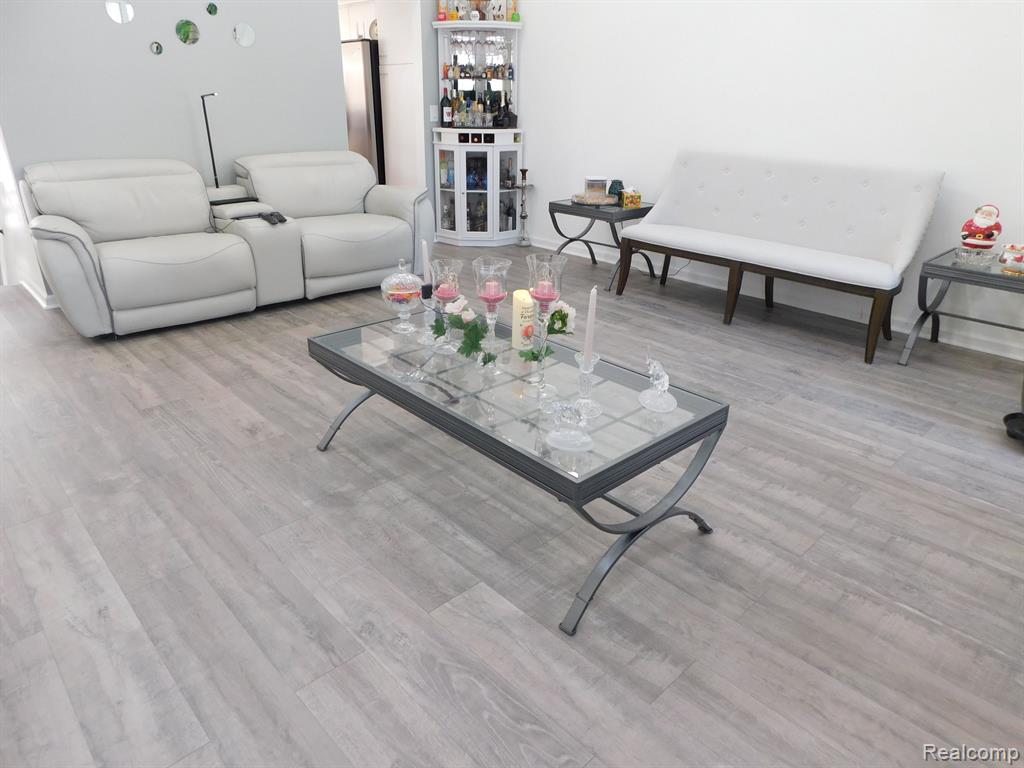 43175 W KIRKWOOD Drive, Clinton Twp, MI 48038 — Photo 18
