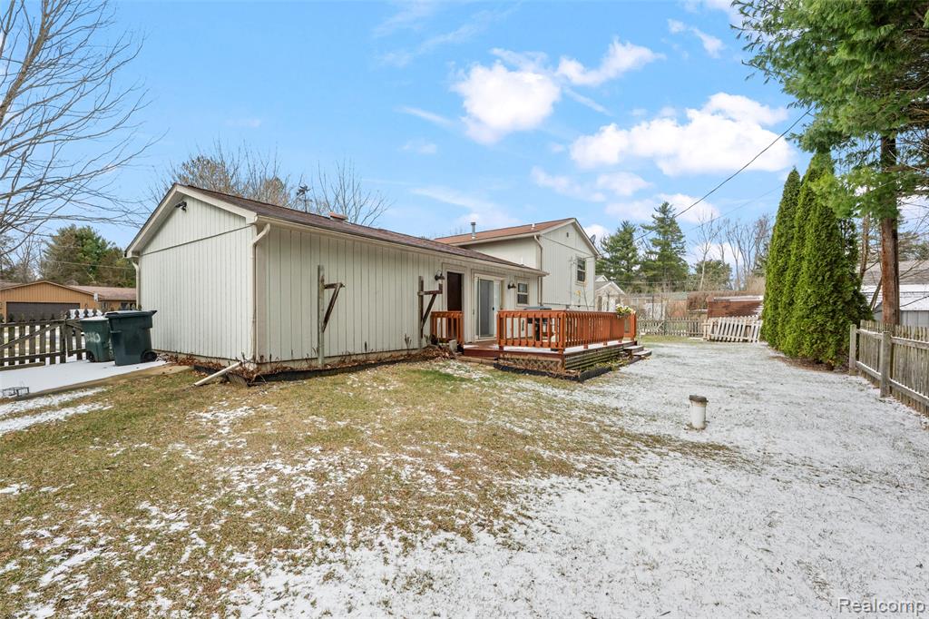 3778 Ponchartrain Drive, Pinckney, MI 48169 — Photo 9