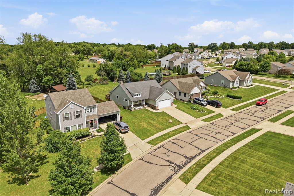 3477 Amber Oaks Drive, Howell, MI 48855 — Photo 36