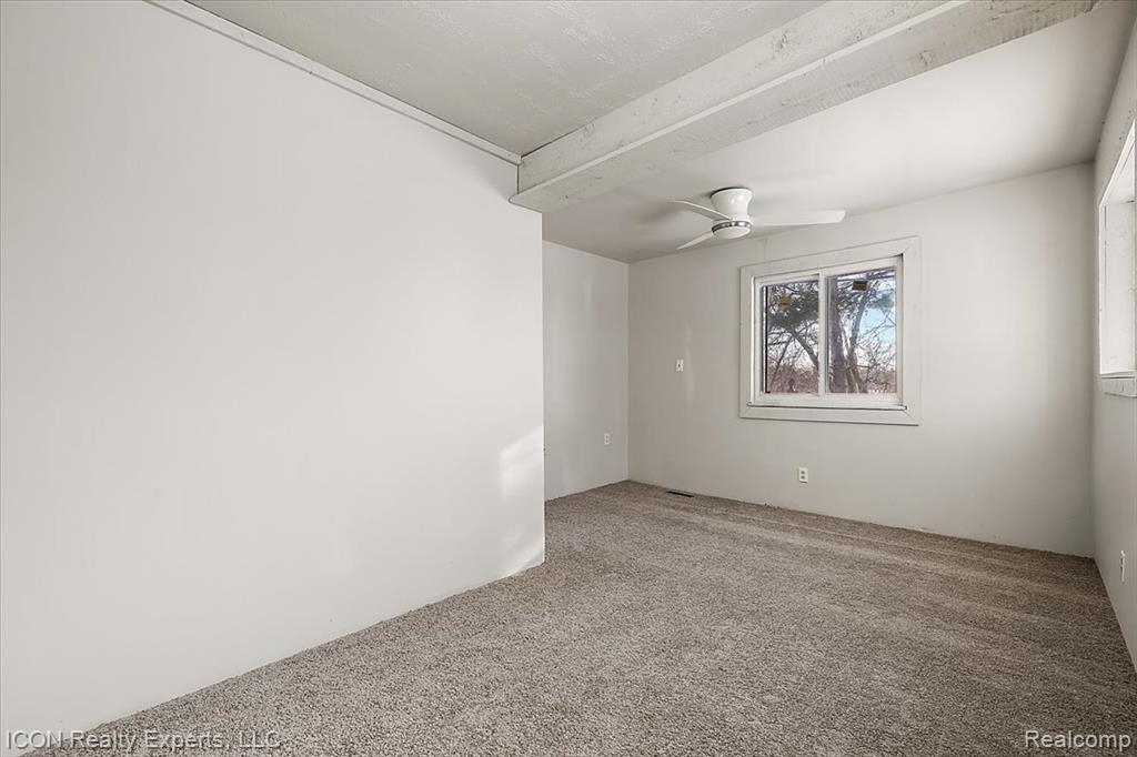 8226 Dickert street, Commerce Twp, MI 48382 — Photo 19