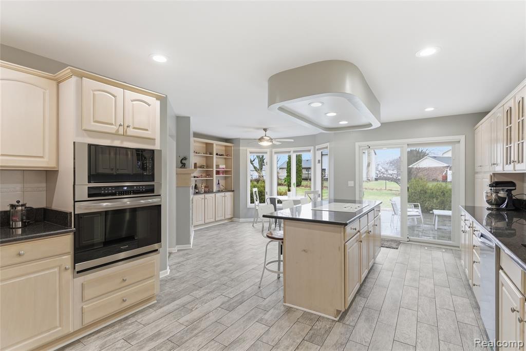 7095 Elmwood Drive, Grand Blanc, MI 48439 — Photo 21