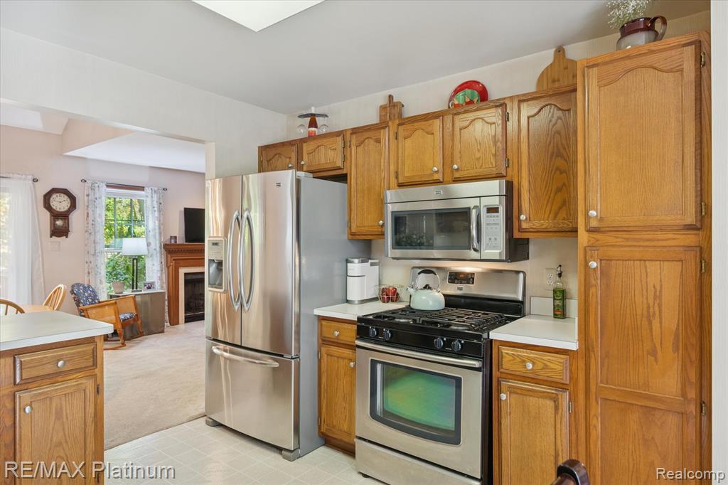 852 Woodridge Hills Drive, Brighton, MI 48116 — Photo 10
